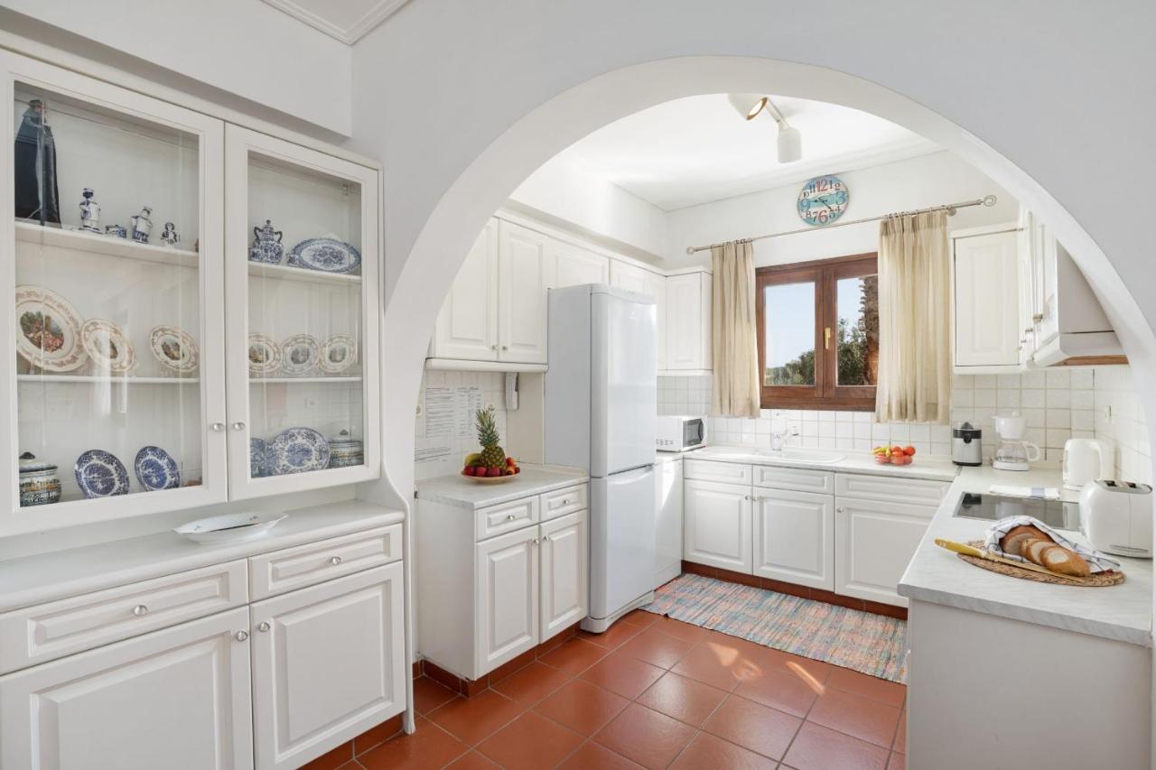 Villa Lianolia Peritheia Exteriér fotografie