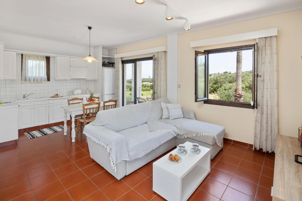Villa Lianolia Peritheia Exteriér fotografie