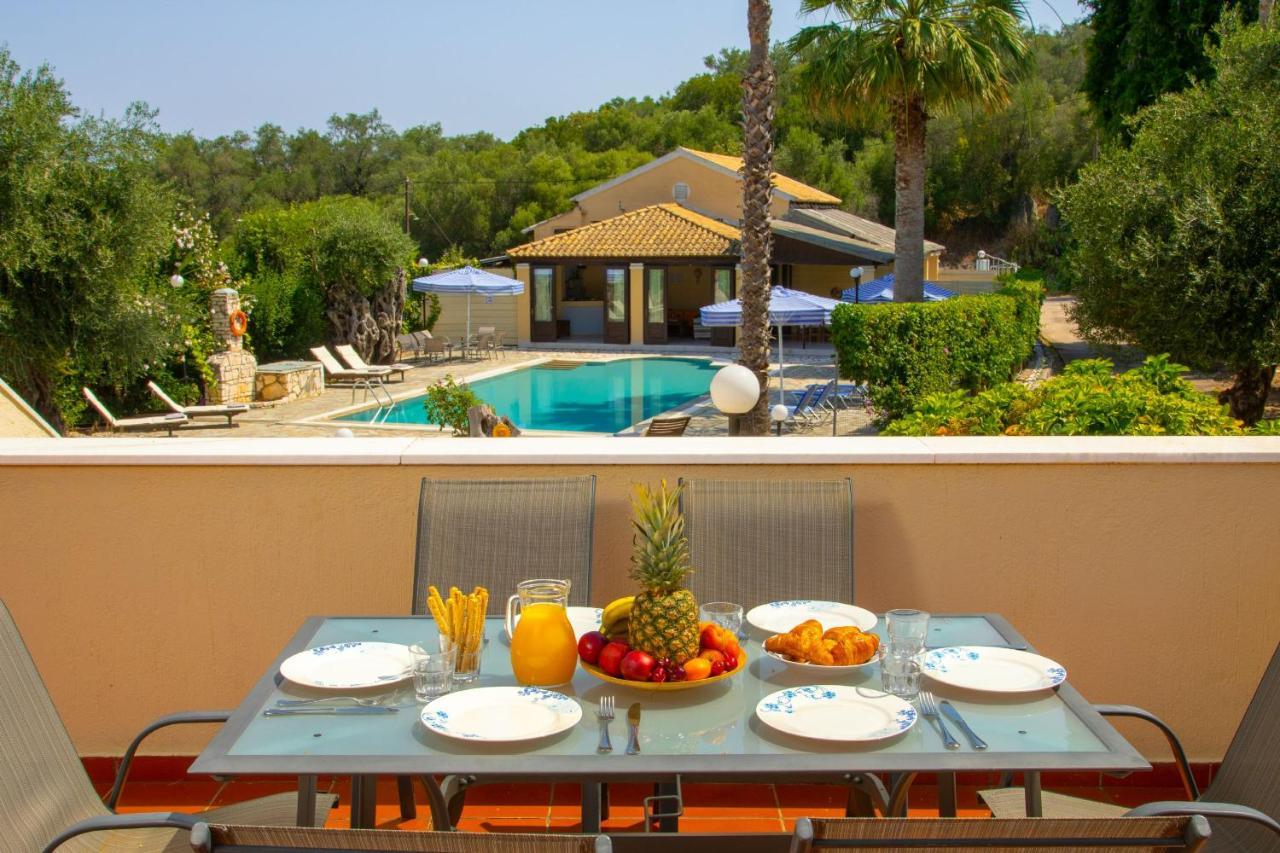 Villa Lianolia Peritheia Exteriér fotografie