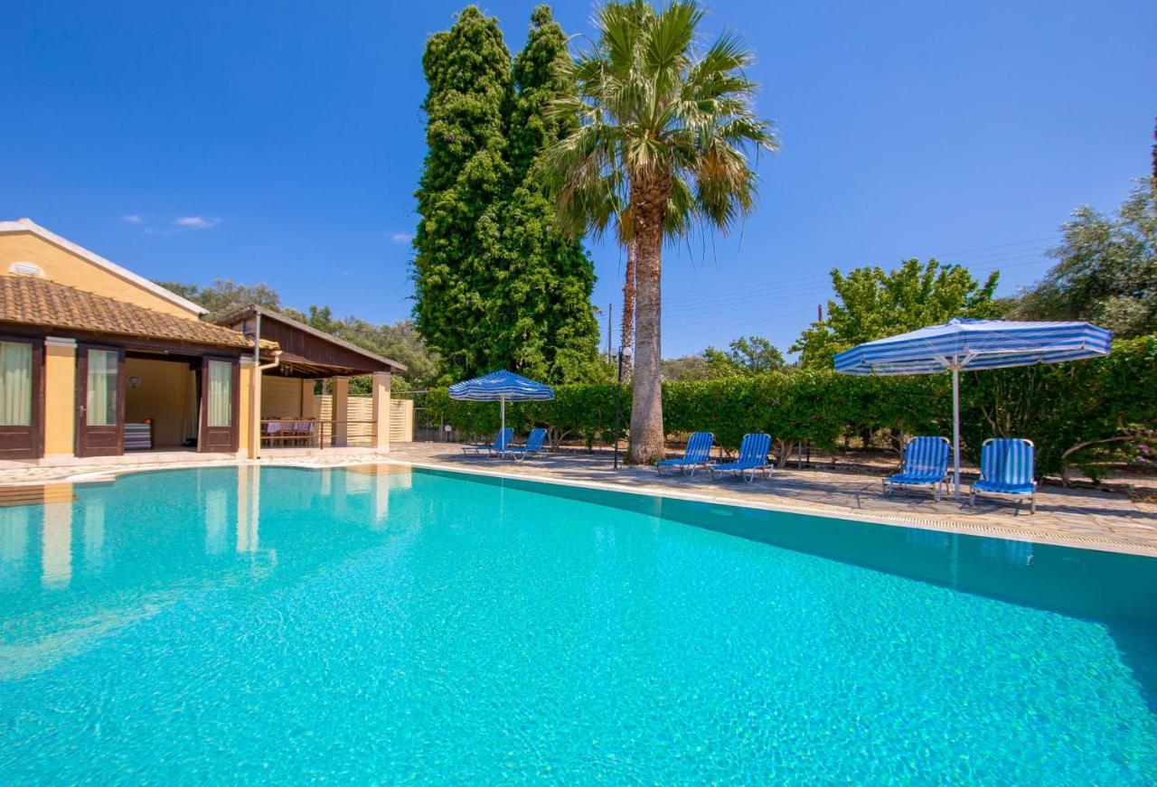 Villa Lianolia Peritheia Exteriér fotografie