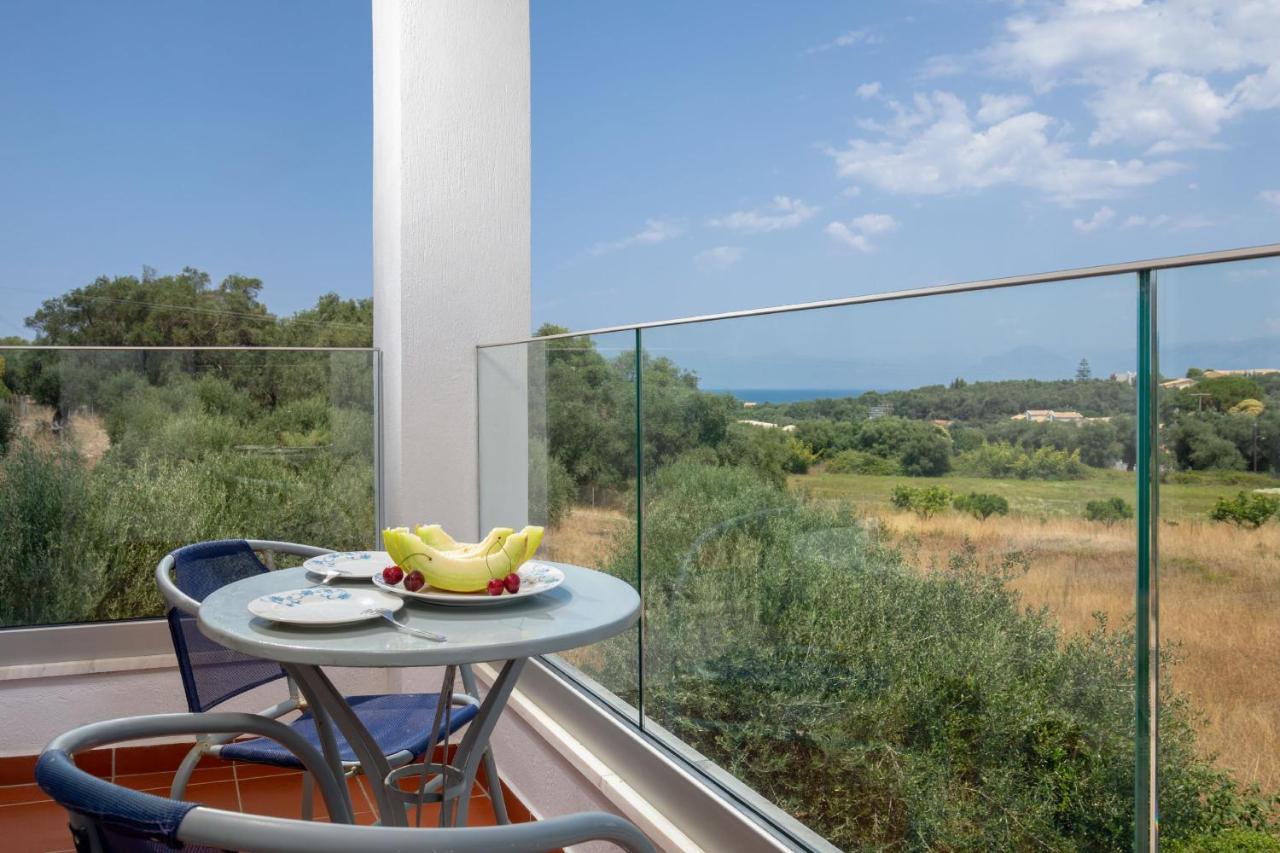 Villa Lianolia Peritheia Exteriér fotografie